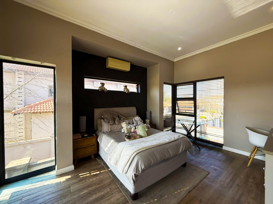 4 Bedroom Property for Sale in Tuscany Ridge North West